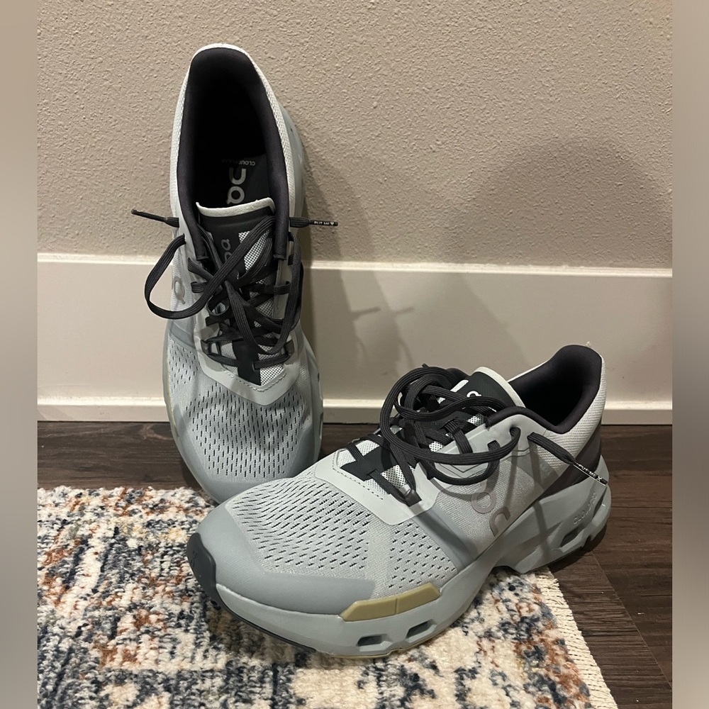 On Men’s Cloudpulse gym trainer. Worn a few times. Great condition. Size 10.5
